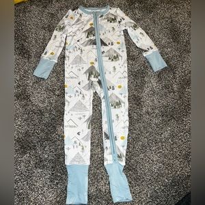 NWOT Angel Dear 2-WAY ZIPPER ROMPER - MOUNTAINS